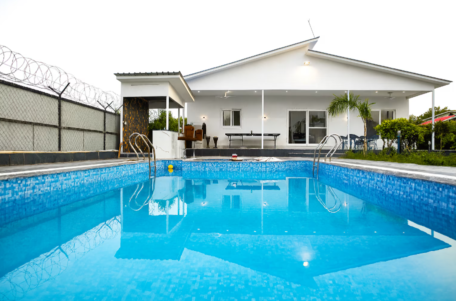 Vashisht Villa Farm | Pet-friendly 3-BHK Farmhouse With Private Pool