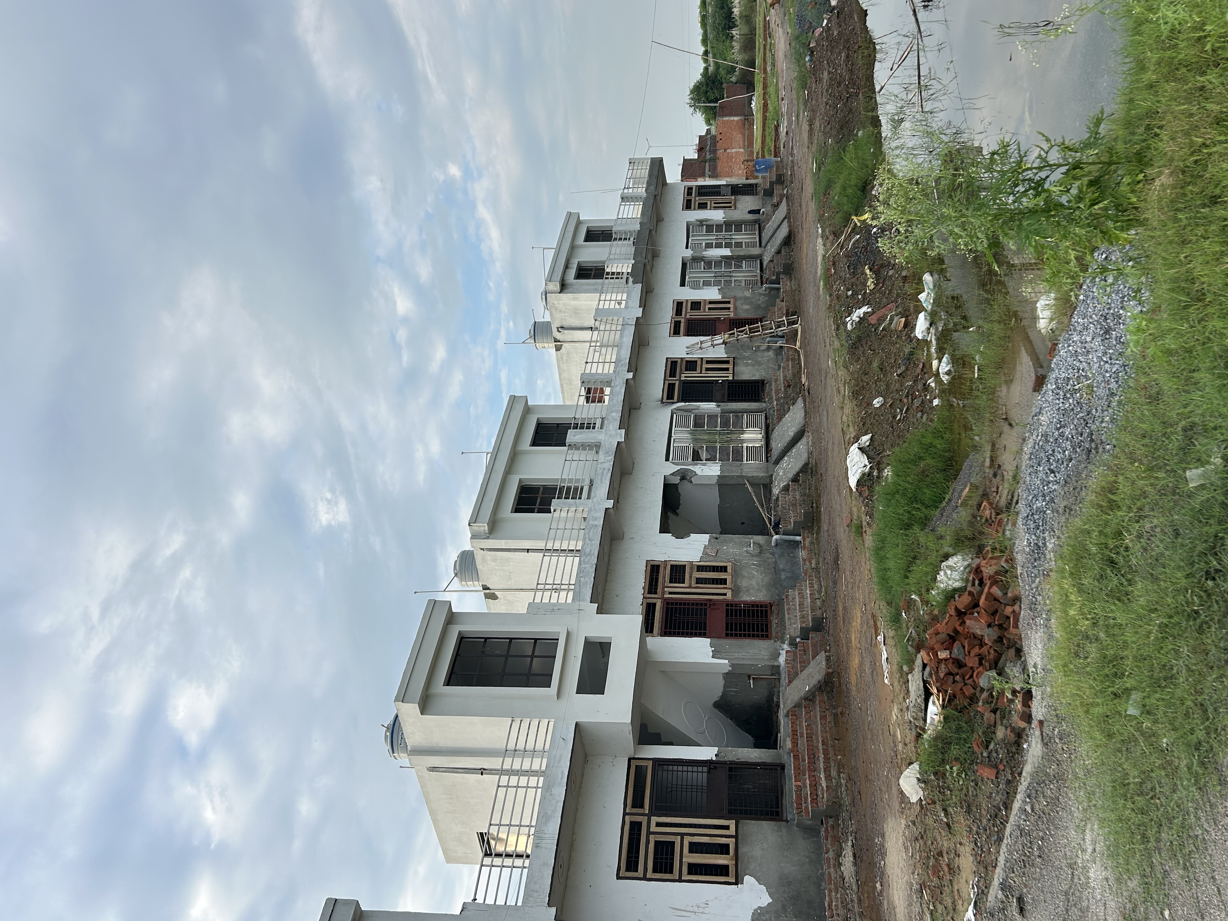 100 gaj khali plot in khudi khera greater noida phase 2 