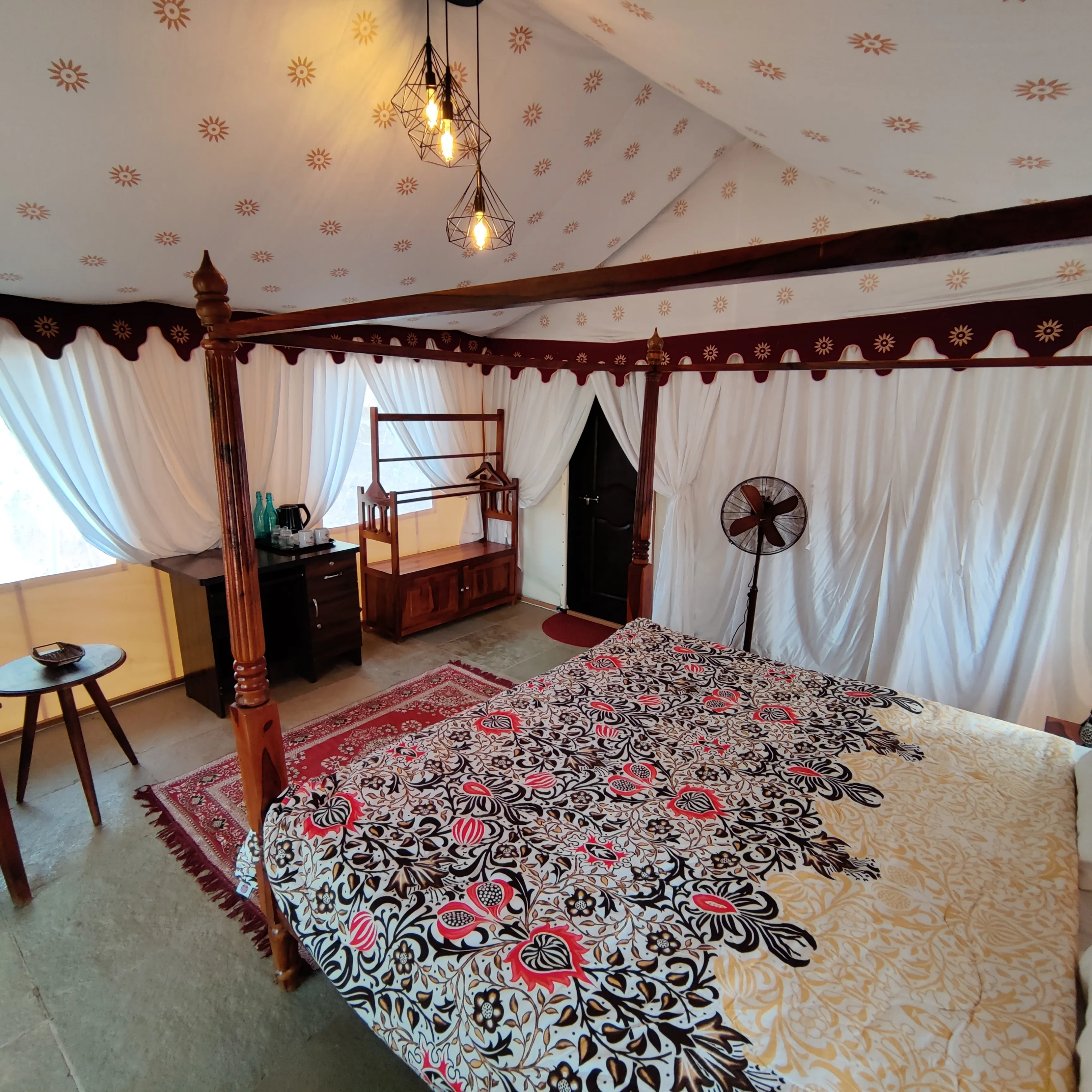 1 Acre Glamping Resort For Sale – 7kms from Lavasa City, 22 kms from Varasgaon-Panshet Dam with 4 luxury rooms & separate room, kitchen, store room for staff. Single Owner 7/12 Clear Title Property.