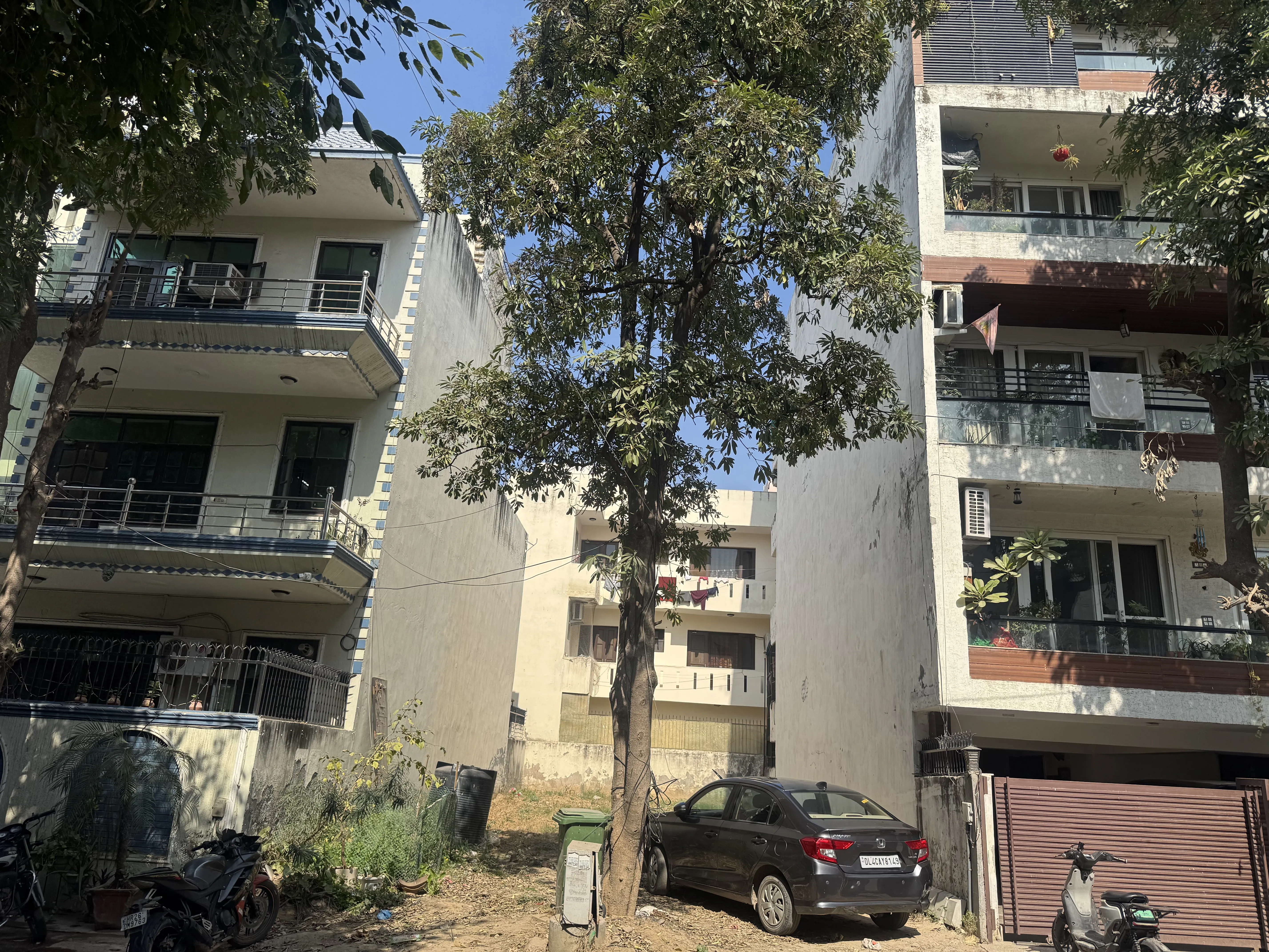 192 sq yds plot sale in Malibue town , sohna road , Gurgaon 