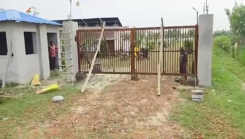 100 sq feet plot in hapur city