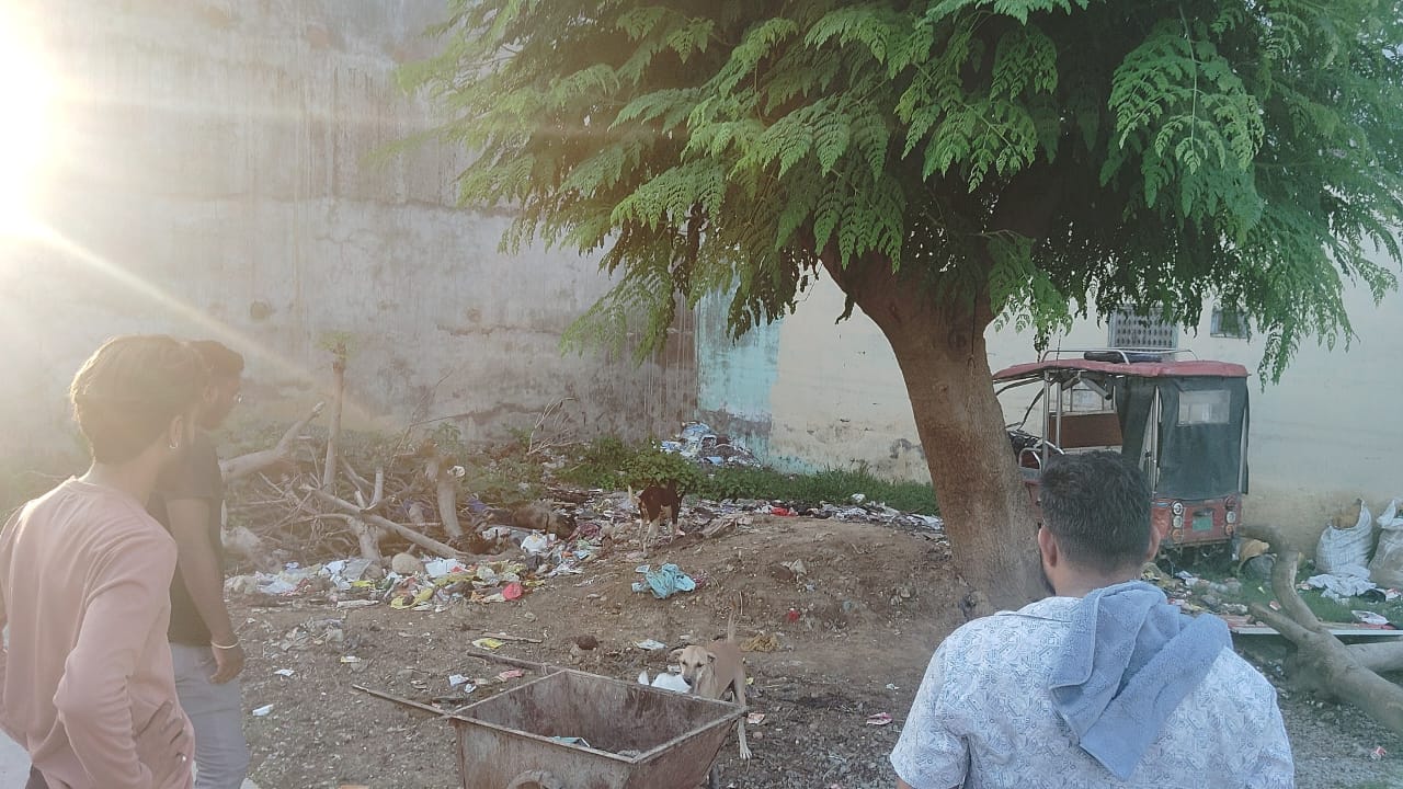 29 by 40 feet east south corner plot in Gorakhpur