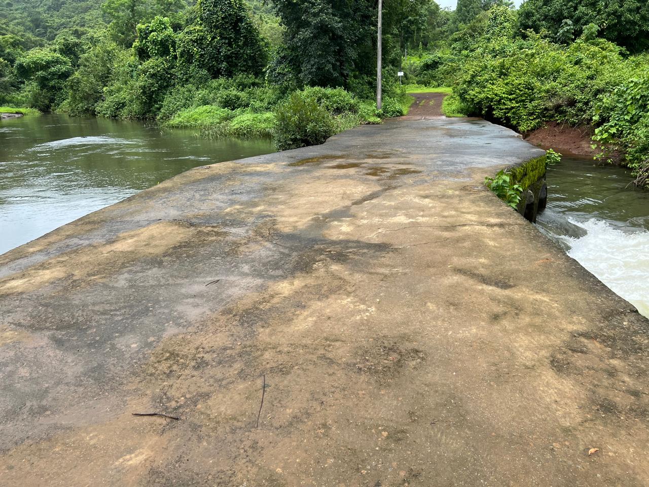 40 acres of land for sale in Muthavli, Tarf Tale. Off Tale - Indapur Road in Panvel